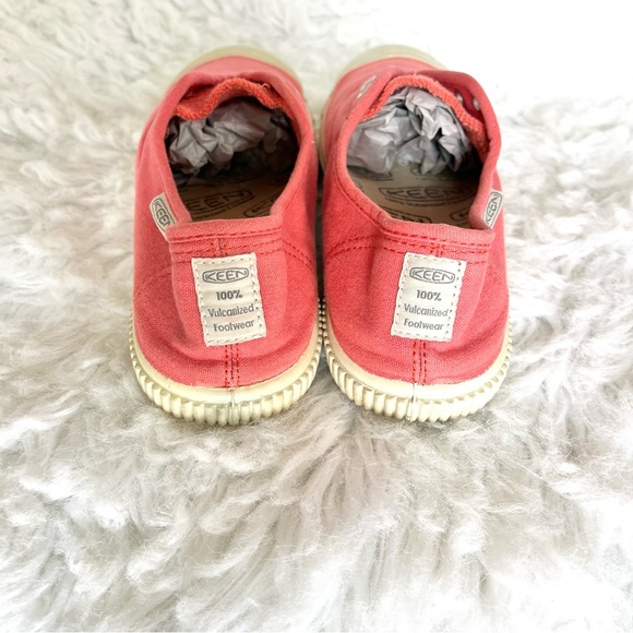 Keen Size 7 Tennis Shoes Slip On Pink - Picture 6 of 11